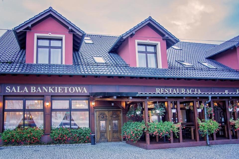 Budova, v ktorej sa hotel nachádza