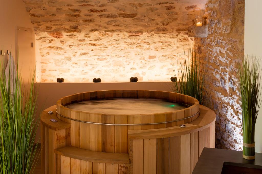 Fotografie z fotogalerie ubytování Contact Hôtels Le Savigny & Spa v destinaci Blacé