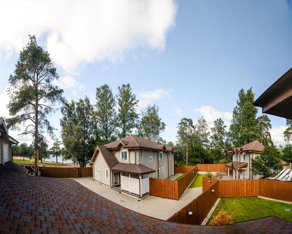 Shuvalovskoye Podvorye - Housity