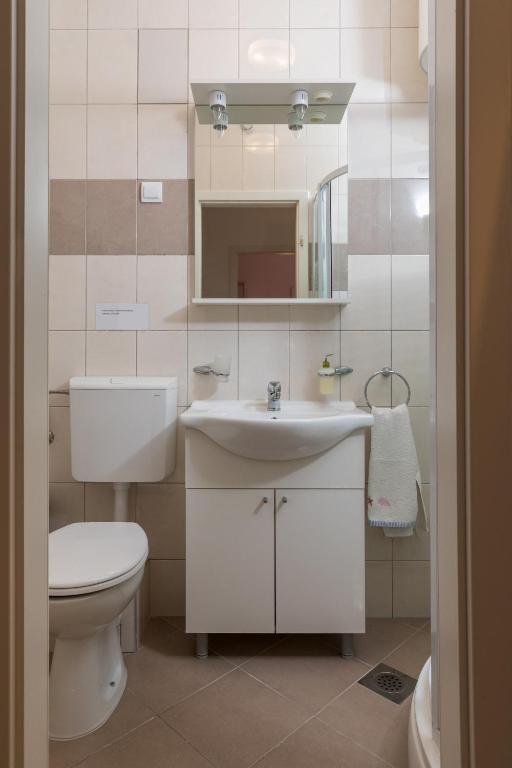 Koupelna v ubytování Apartments Lile