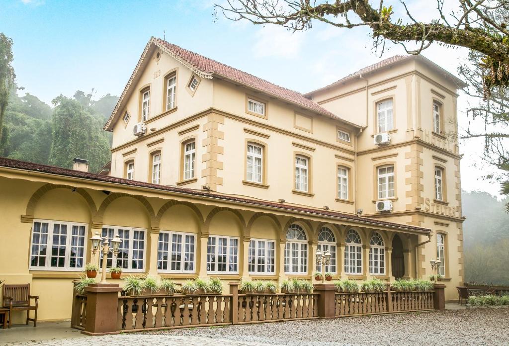 Budova, kde se hotel nachází