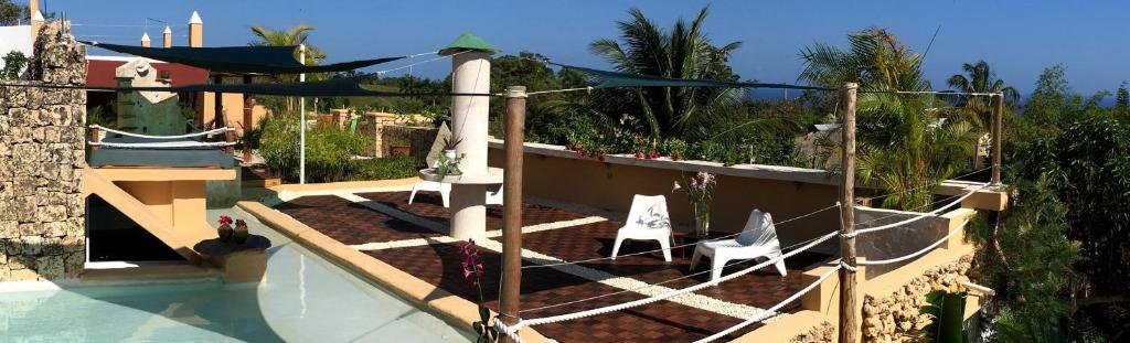 Bazén v ubytování Cabrera Chalet boutique hotel nebo v jeho okolí