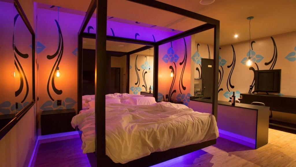  Tout Motel (Adults Only)