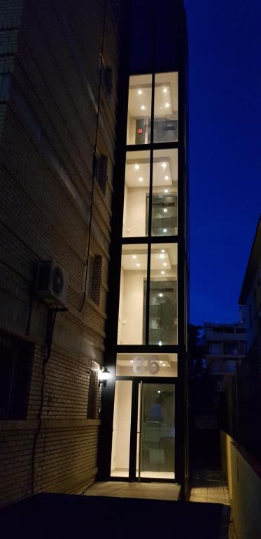Budova, v ktorej sa apartmán nachádza