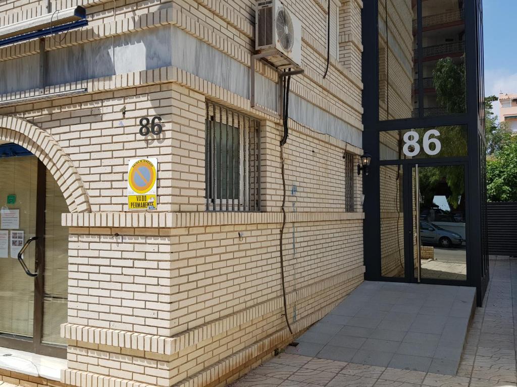 Fotografia z galérie ubytovania Palfuriana 86, a 30 metros de la playa WIFI ideal con niños (21) v destinácii Sant Salvador