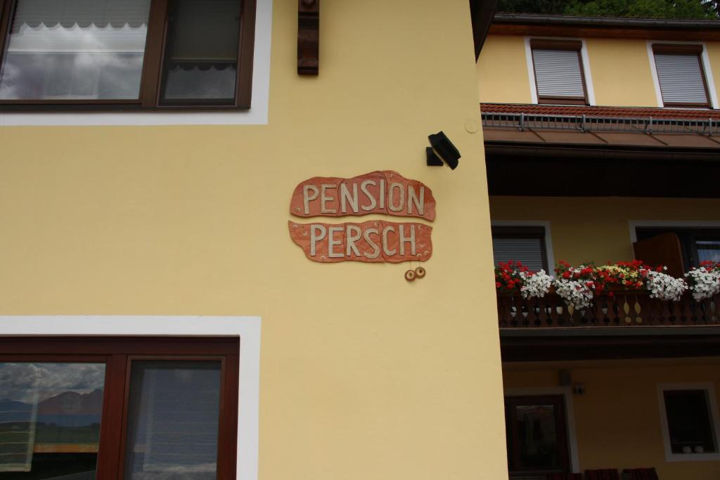 Certifikát, hodnocení, plakát nebo jiný dokument vystavený v ubytování Pension Persch