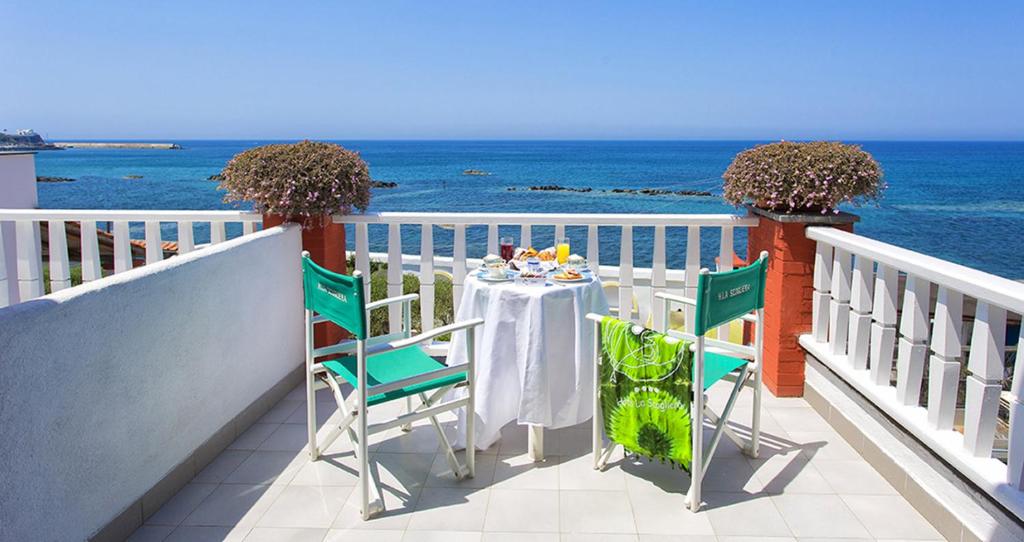 Uma varanda ou terraço em Hotel La Scogliera