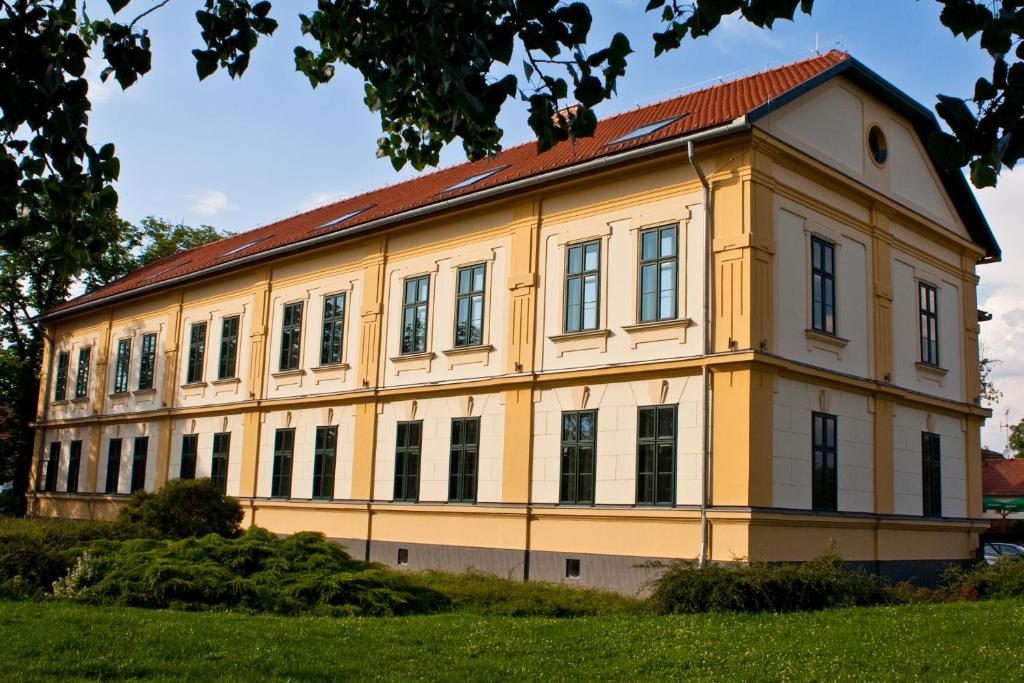 Budova, v ktorej sa hotel nachádza