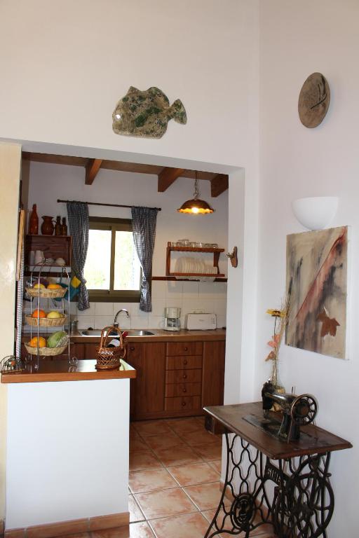 A kitchen or kitchenette at Es garballons