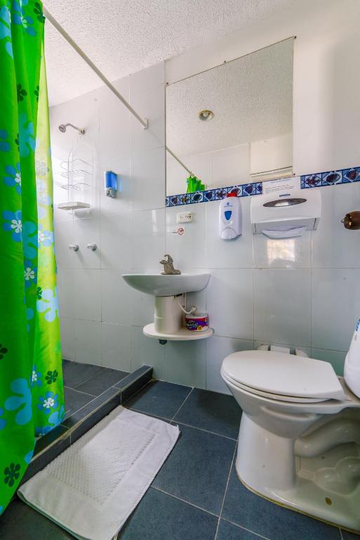 Um banheiro em Villa Sunny Days