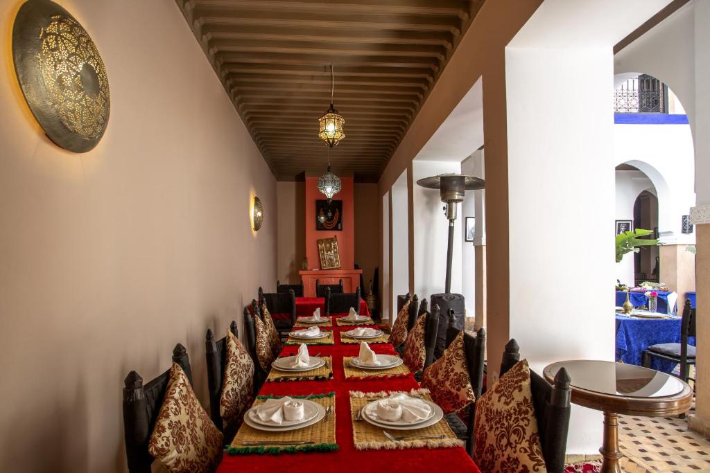 O zonă de relaxare la Riad Ciel d'Orient