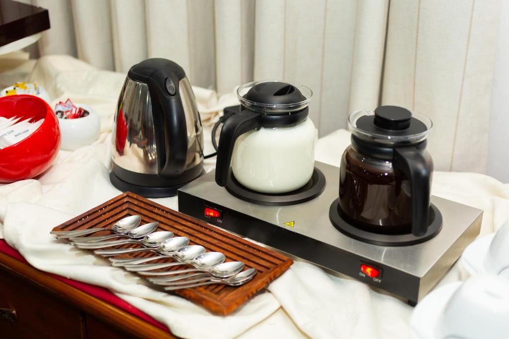 Příslušenství pro přípravu čaje a kávy v ubytování Hotel Yo Kandy