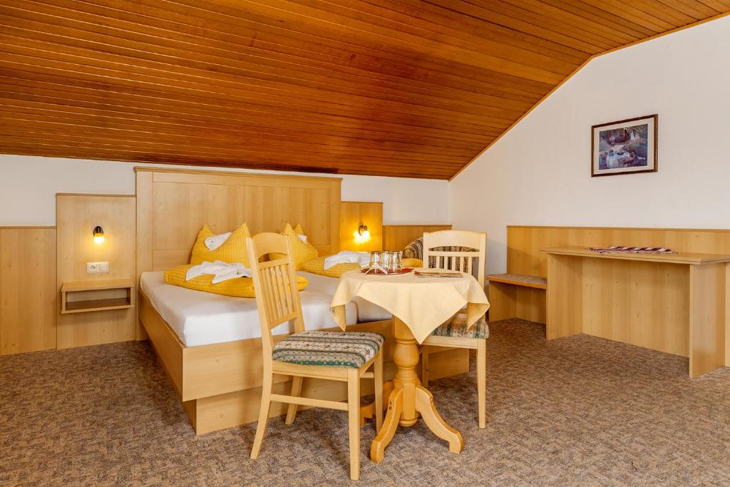 Postel nebo postele na pokoji v ubytování Ruperti - Gästehaus