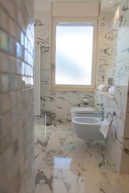 Koupelna v ubytování Aurum Suites