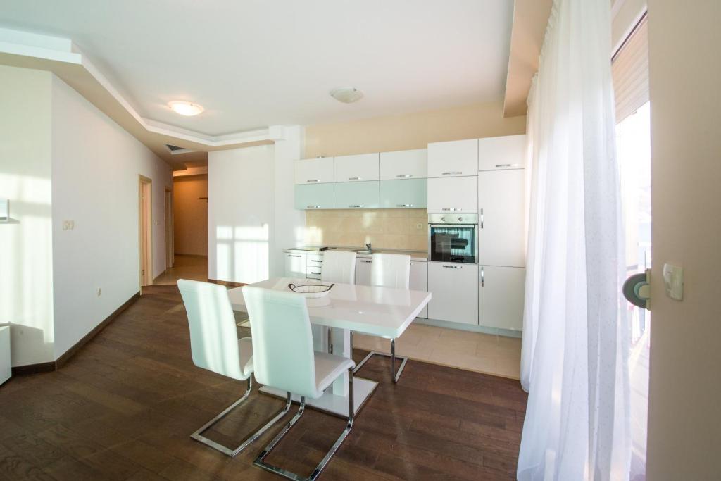 Kuchyň nebo kuchyňský kout v ubytování Bečiči -Big apartments