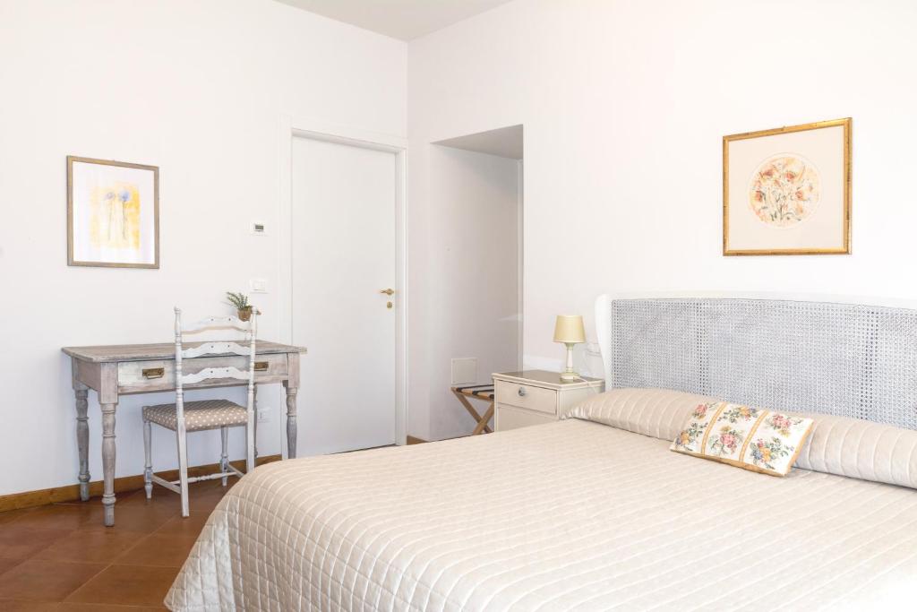 Agriturismo Podere Rondinaio - Double Room With Private Bathroom