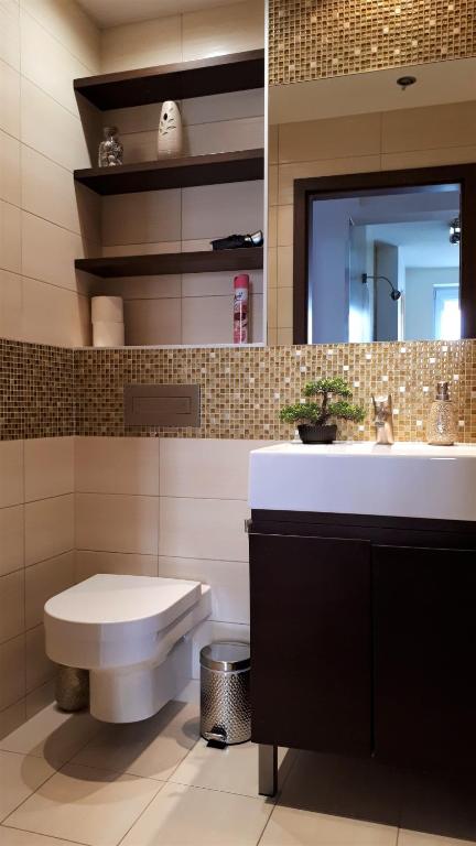 Stylish and spacious by Cooee Apartments - 14