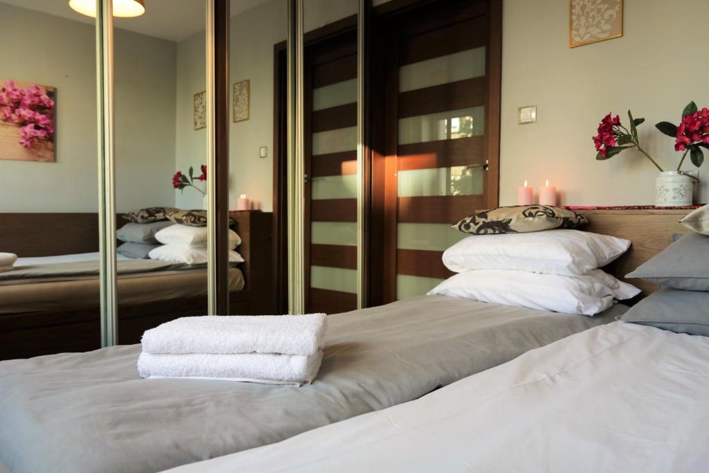 Stylish and spacious by Cooee Apartments - 9