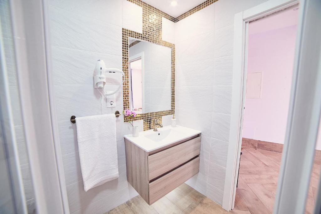 La Balconada de Toledo - PARKING GRATIS - 2 HABITACIONES - 17