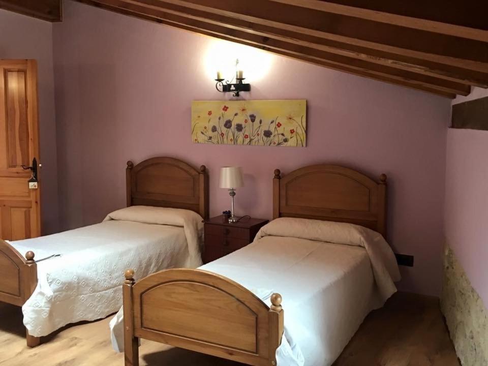 Albergue de Peregrinos El Puntido - Standard Twin Room With Shared Bathroom