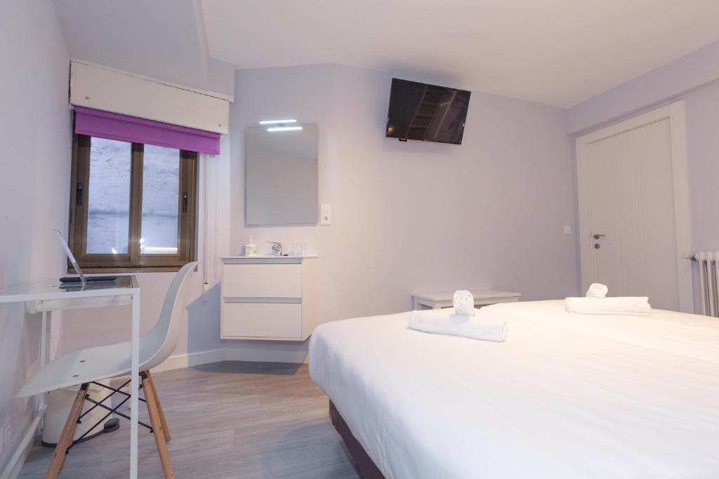 Hostal Viena - Chambre Lits Jumeaux Avec Salle De Bains Commune