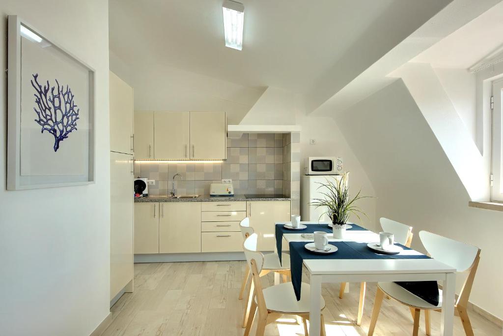 Apartamentos Tucha - 13