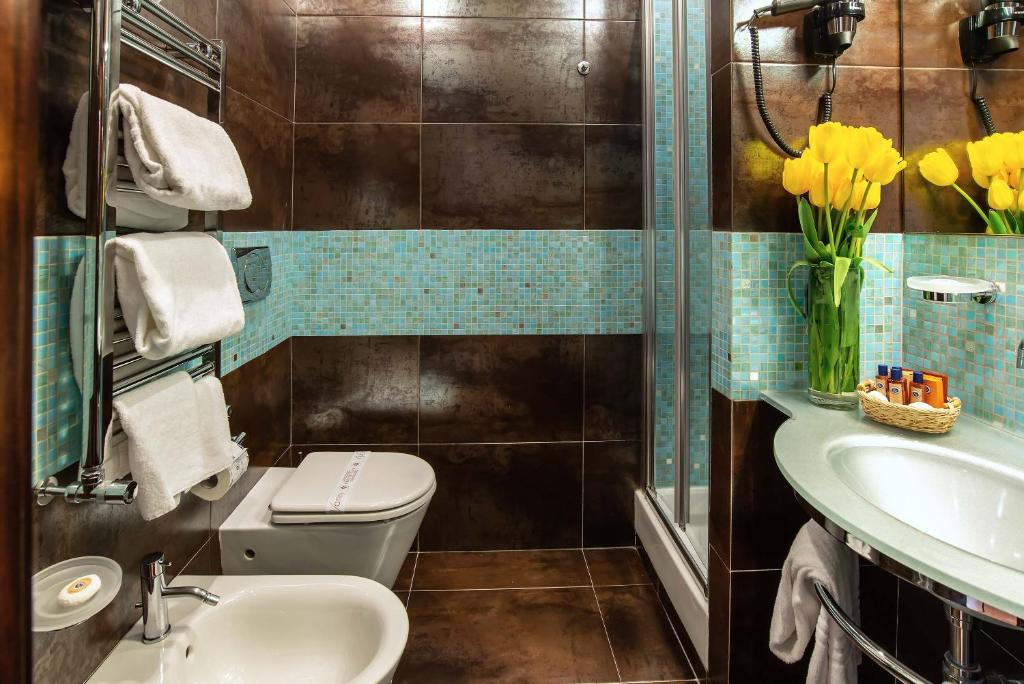 Koupelna v ubytování Hotel Memphis
