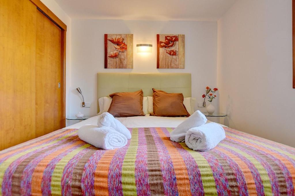 Postel nebo postele na pokoji v ubytování Villa Bell Lloc by SOMNIA