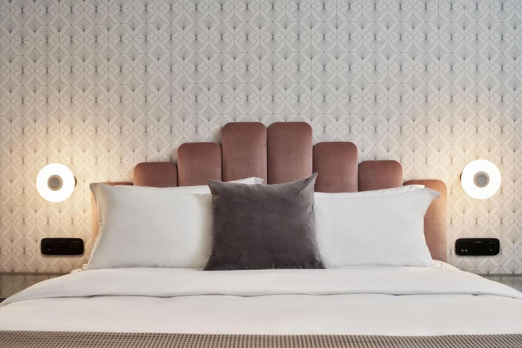 Athens4 - Familiensuite Mit Balkon