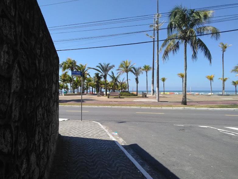  Apartamento á 2 minutos da Praia