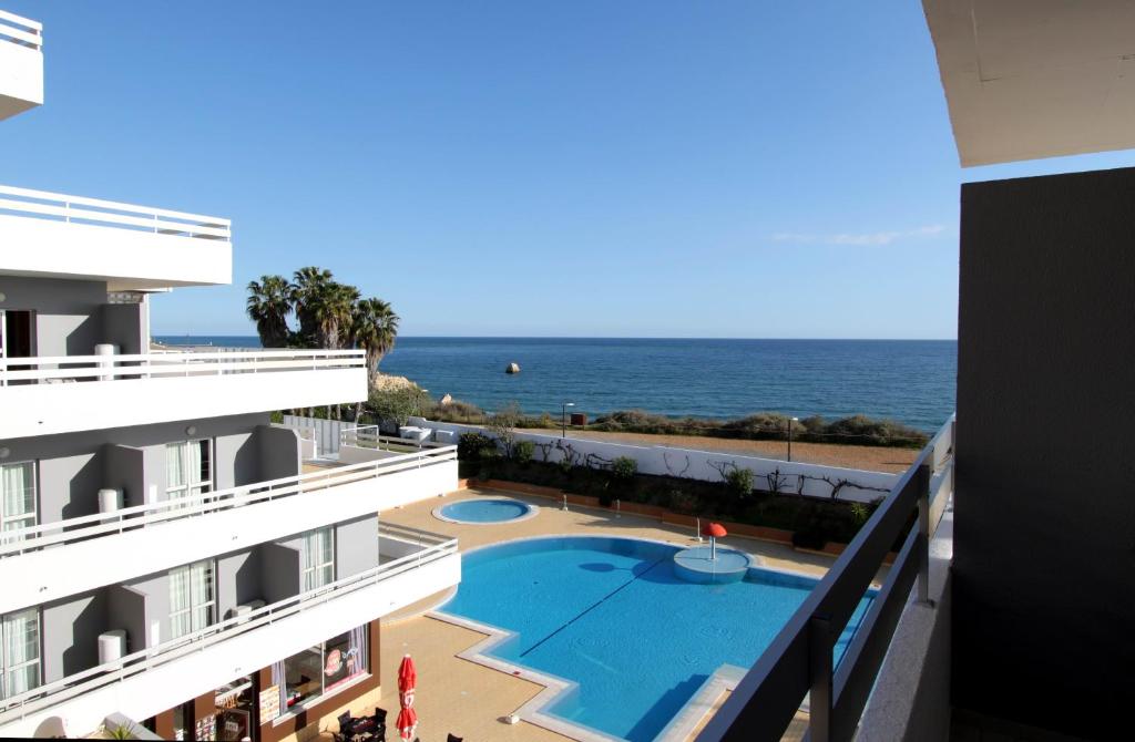 Bazén v ubytování Hotel Luar nebo v jeho okolí