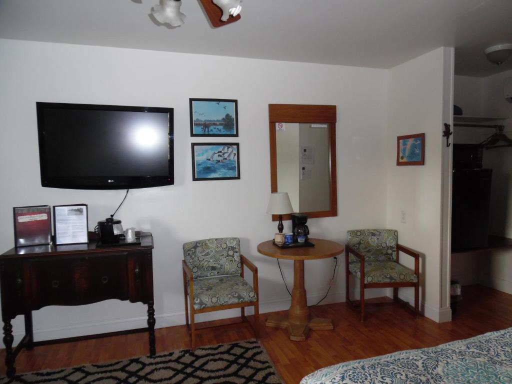 Wachapreague Inn - Motel Rooms - Deluxe Double Room