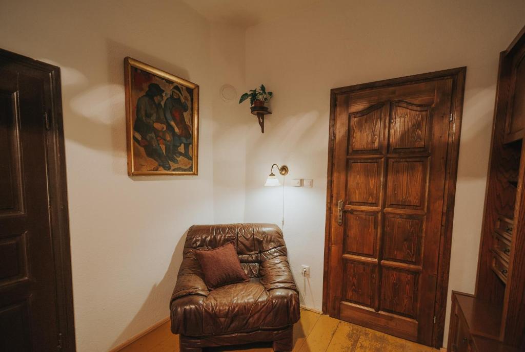 Ferencz Porta - Three-Bedroom Apartment