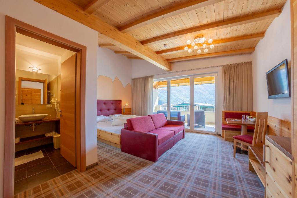 TV a/nebo společenská místnost v ubytování Hotel Mehrhauser