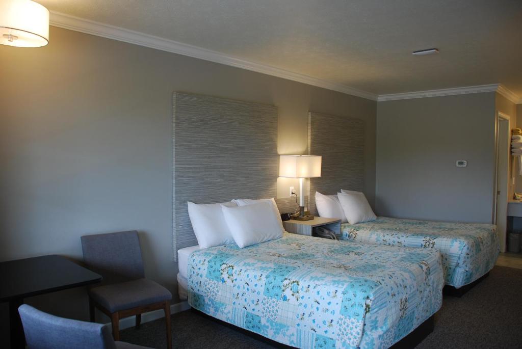 Berlin Village Inn - Double Room With Two Double Beds - Non-Smoking