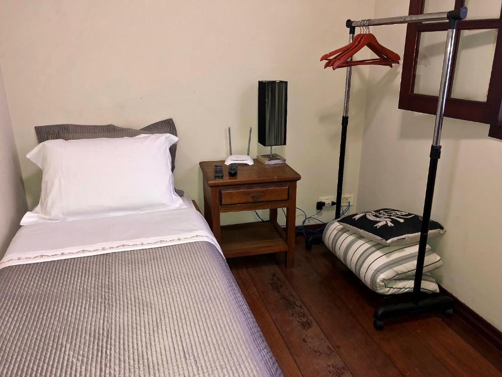  Ampla Suíte grande com Hidro em sobrado grande no meio do Brooklin