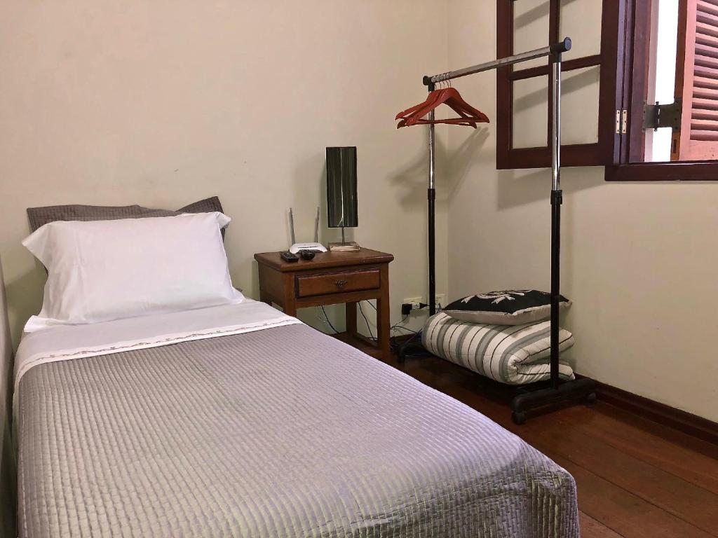  Ampla Suíte grande com Hidro em sobrado grande no meio do Brooklin