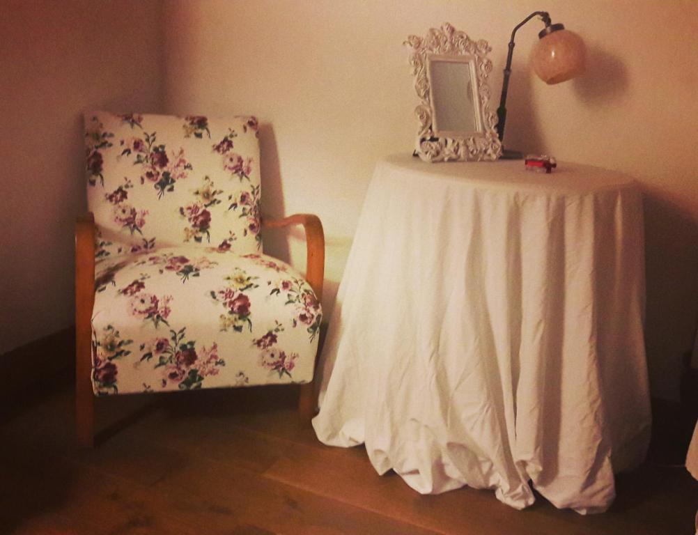Posedenie v ubytovaní Le Bumbarelle