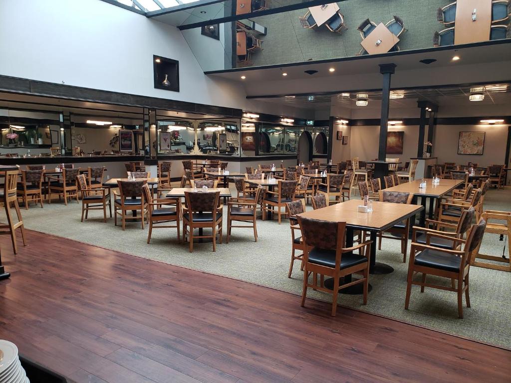 Restaurace v ubytování Baymont by Wyndham Red Deer