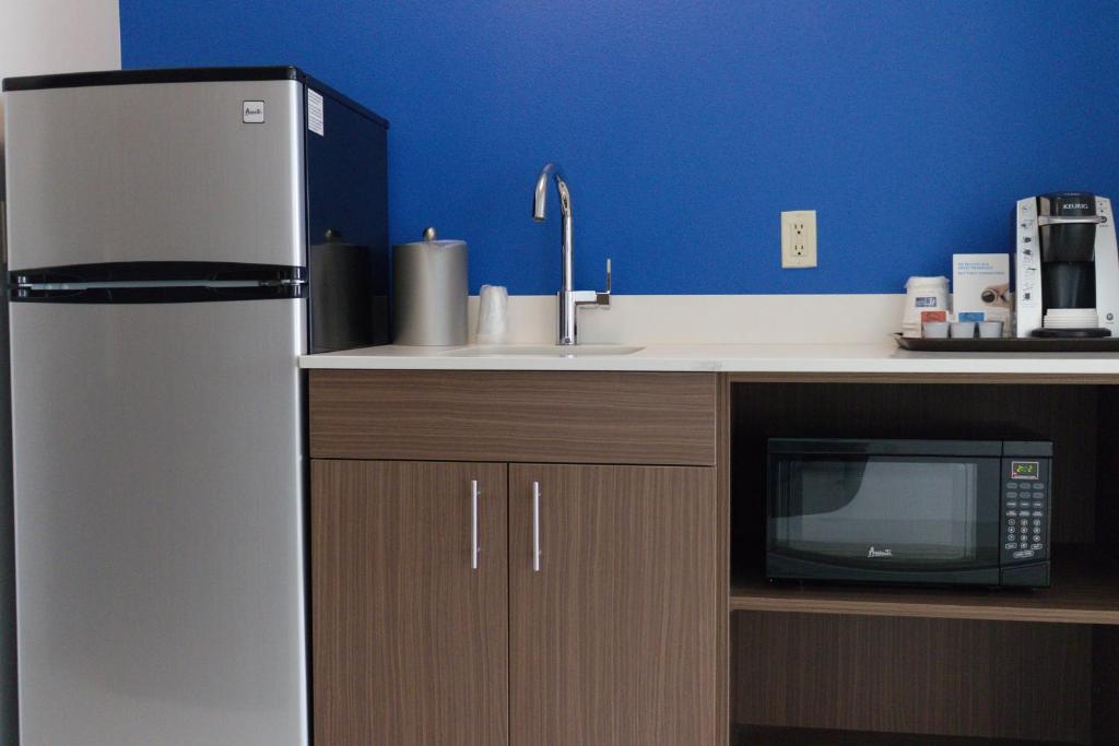 Holiday Inn Express & Suites Seattle-Sea-Tac Airport by IHG - Suite De Un Dormitorio Con Cama King