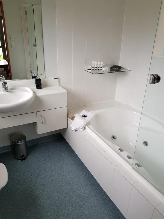 The Anchor Inn Beachfront Motel - Resim 21