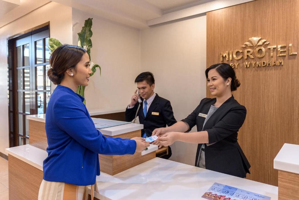 Hosté ubytování Microtel by Wyndham Davao
