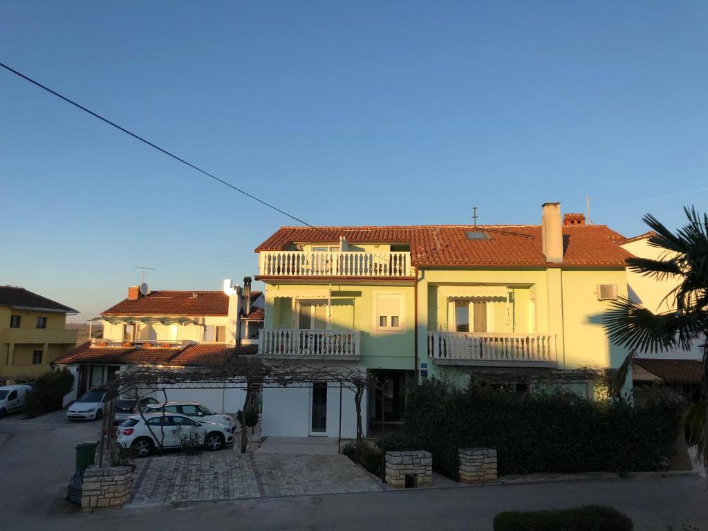 Budova, kde se apartmán nachází