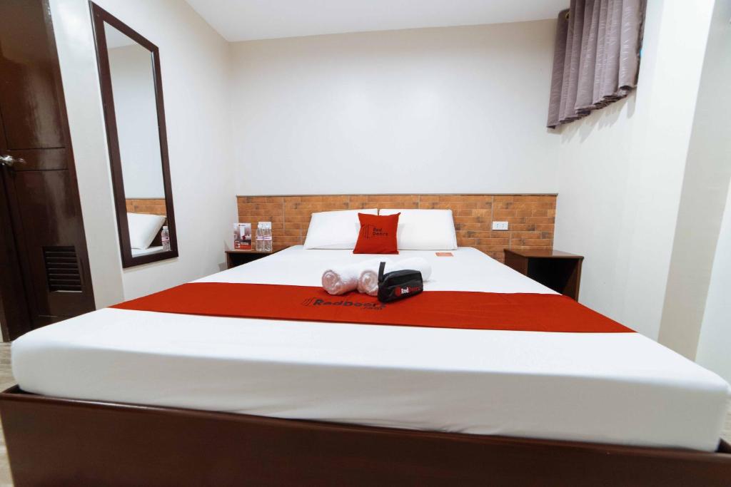 RedDoorz at Traveler's Inn Bajada Davao - Double Room