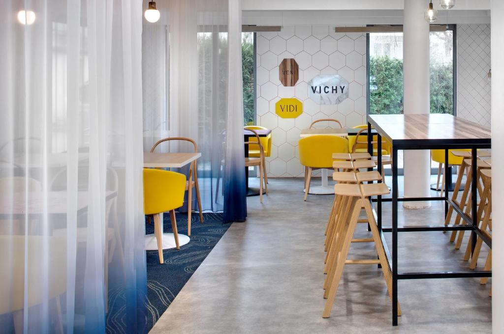 Posezení v ubytování Hôtel ibis Styles Vichy Centre