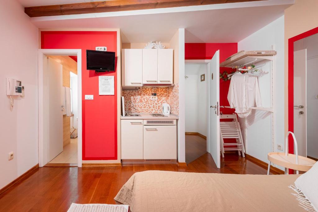 Kuchyň nebo kuchyňský kout v ubytování Dosud House Studios