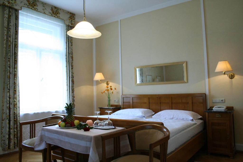 Hotel Villa Westend - Triple Room
