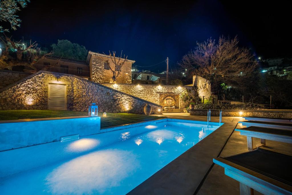 Bazén v ubytování Siora Tanto Rustic Villa nebo v jeho okolí