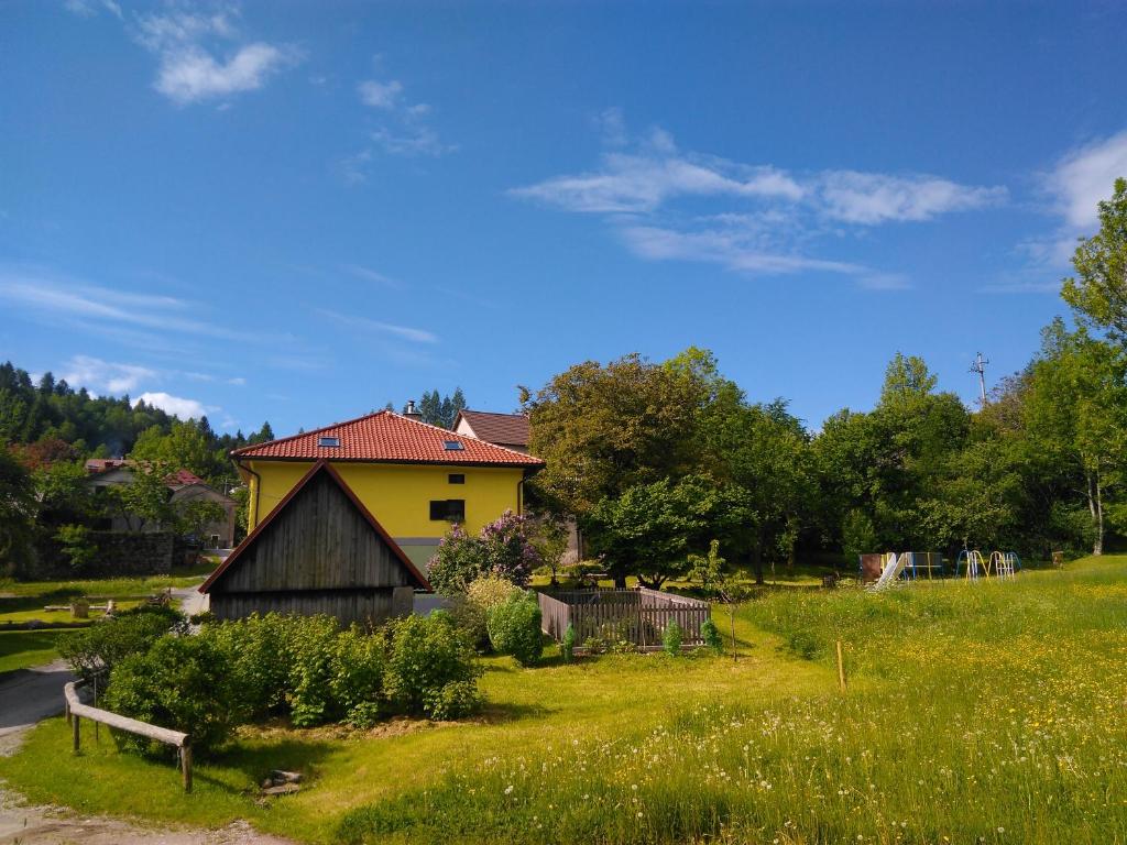 Zahrada ubytování Apartmaji Pr-Gujlu Sela nad Podmelcem 5220 TOLMIN