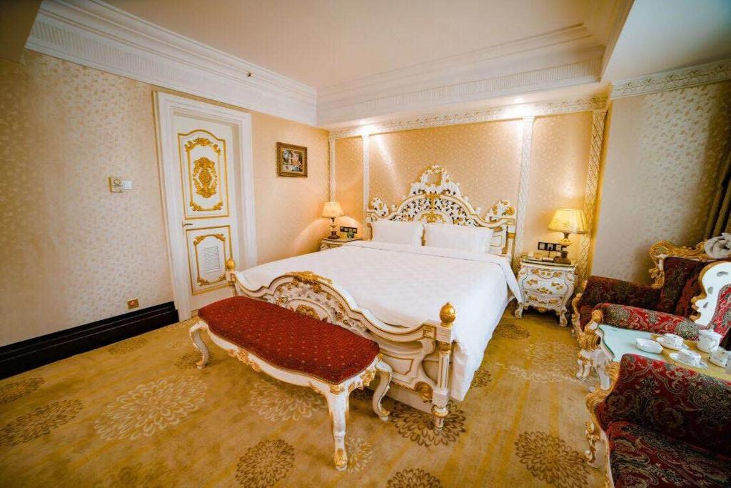 Postel nebo postele na pokoji v ubytování Nanyang King's Gate Hotel--Free Shuttle Service to Canton Fair